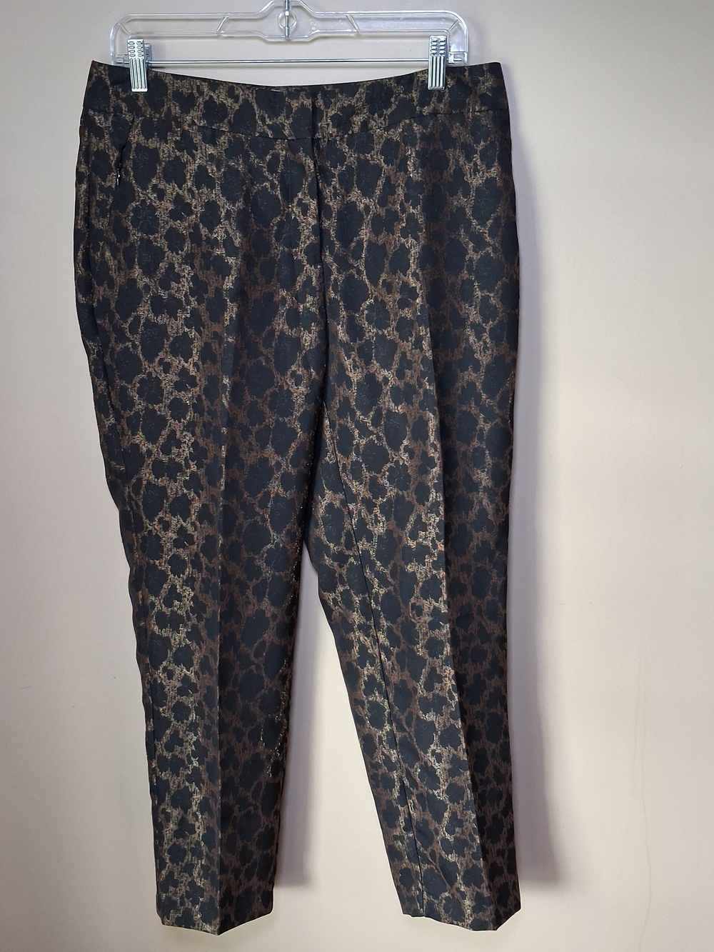 Chico’s Women’s Black Gold Jacquard Animal Print Pants; Sz 1 (8)
